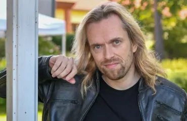 Voi jestas! Anssi Kela sai kohutun lahjan
