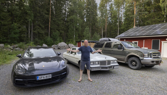 Stefanin uusi silmäterä on valkoinen Pontiac, jollainen hänellä oli aikanaan Jenkeissä vihreänä ja neliovisena.