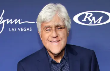 Juontajalegenda Jay Leno ärähti tv-kollegoilleen: "Liikaa politiikkaa"