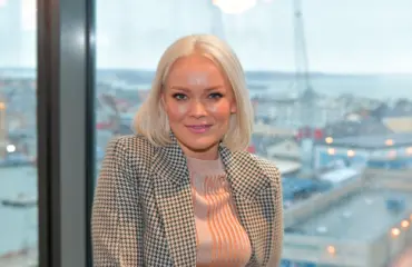 Vau! Anna Puu meikittömänä bikinikuvissa