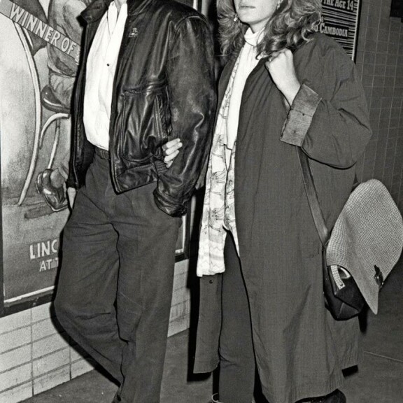 Ericin sisko on Julia Roberts. Taannoin sisarusten välien huhuttiin olevan katkolla, mutta Eric leikkasi huhuilta siivet. Kuva on vuodelta 1986. Ericin sisko on Julia Roberts. Taannoin sisarusten välien huhuttiin olevan katkolla, mutta Eric leikkasi huhuilta siivet. Kuva on vuodelta 1986.
