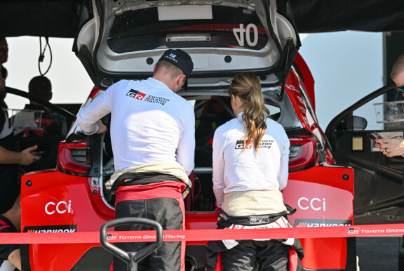 Jari-Matti ja Janni kisaavat Rally2-luokan Toyotalla.