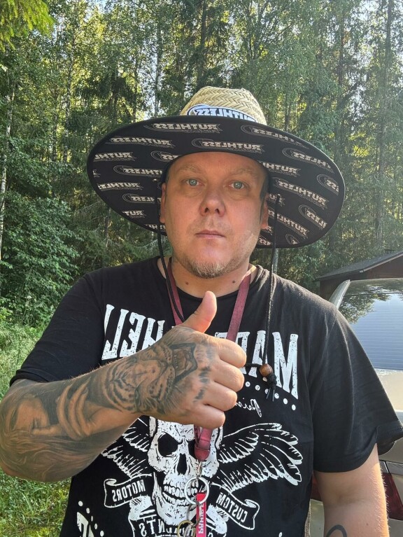 Pottukoira on tällä hetkellä piipahtamassaan kotikonnuillaan lastensa luona.