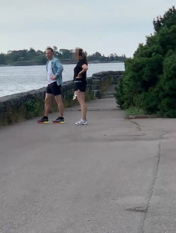 Markus oli muuten sporttinen, mutta takkivalinta ihmetytti lukijaa.
