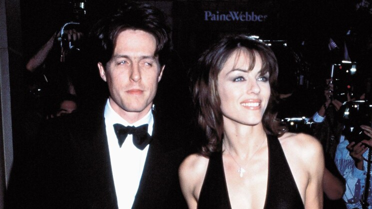 Malli Elizabeth Hurley ja äiti, 85, uikkarikuvassa – kuin kaksi marjaa!