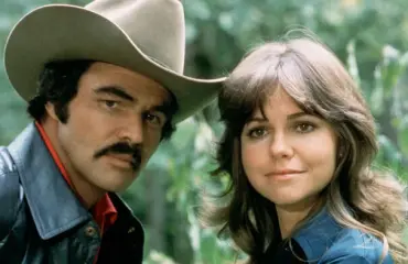 Sally Field kärsi Burt Reynoldsin mahtailusta - "Ei tehnyt minulle hyvää"