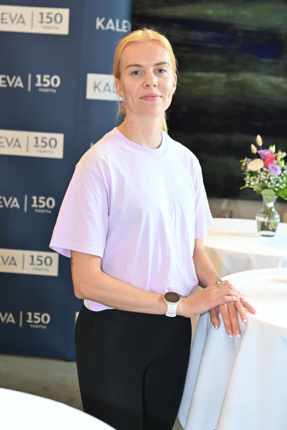 Hilla Uusimäki antoi Seiskalle haastattelun Kalevan kisojen mediatilaisuudessa Helsingissä.
