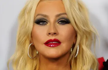 Mitä tapahtui kasvoille? Christina Aguileran muodonmuutos lyö ällikällä