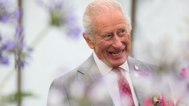 Oho! Kuningas Charles on rikkaampi kuin kuningatar Elisabet koskaan