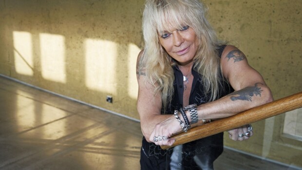 Voi ei! Michael Monroe teloi jalkansa – kuva!