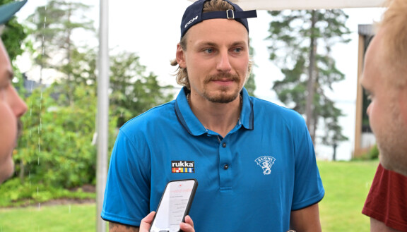 Roope Hintz Leijonien olympiaehdokkaiden pressitilaisuudessa Helsingissä.