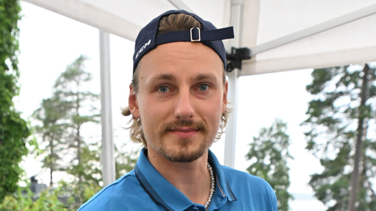 Näkökulma: NHL-kiekkoilija Roope Hintz ei kelpaa armeijaan - mutta NHL-kaukaloissa kyllä rymisee