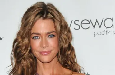 Kuva järkytti! Näyttelijä Denise Richards silmä mustana – tästä on kyse