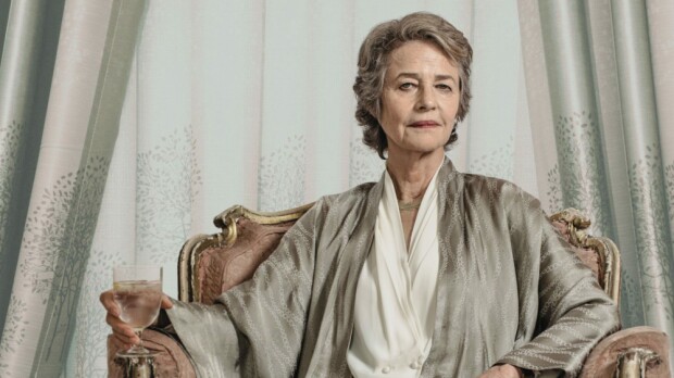 Näyttelijä Charlotte Rampling salasi paheksutun seksisuhteensa