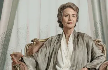 Näyttelijä Charlotte Rampling salasi paheksutun seksisuhteensa