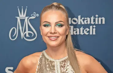 Erika Helin juhlisti huikeaa saavutusta yläosattomissa - kuvat