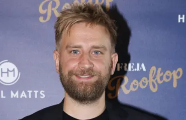 Tältä näyttää Joel Harkimon Leena-äiti - yhteiskuva!