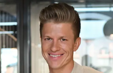 Bachelor-Joonas treffeillä kaunottaren kanssa - salakuva!