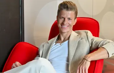 Bachelor-Joonas viihtyi yökerhossa Onlyfans-tähden kanssa – salakuvat!