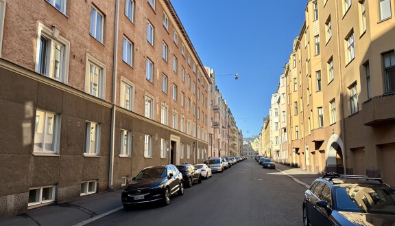 Helena viihtyi näissä ylellisissä maisemissa Ullanlinnassa.