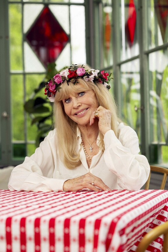 Britt Ekland kertoi avoimesti elämästään Ruotsin radion kesäohjelmassa.