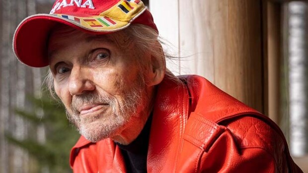 Jorma Kalevi laskettiin haudan lepoon - lapset eivät saapuneet hautajaisiin Jorma Kalevi