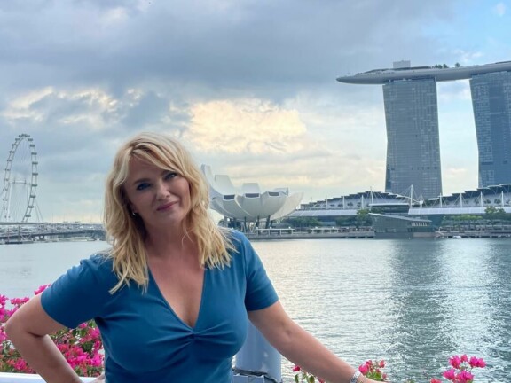 Viivi perheineen asui Singaporessa niin kauan, että hänen poikansa oppivat puhumaan mandariinikiinaa.