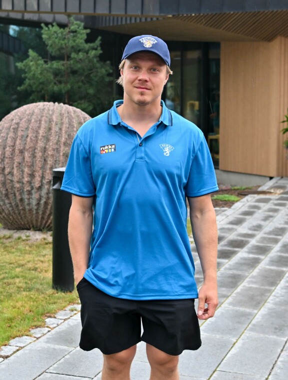 Mikael Granlund antoi Seiskalle haastattelun Leijonien olympiaprojektin kokoontumisessa Helsingin Kuusisaaressa.