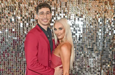 Isaac Seneen yhdistetty Kastanja Rauhala avautuu kohuhuomiosta