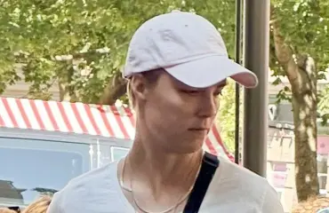 Olutta lounaalla! Kiira Korpi vaikeasti tunnistettavana terassilla – kuvat!