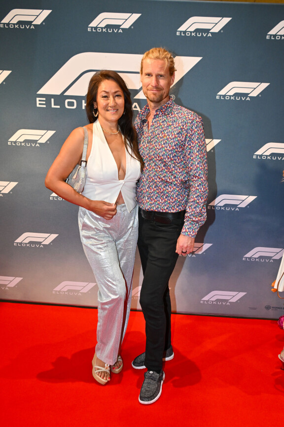 Entisen F1-kuski, Mika Salon entisenä kumppanina muistettava Noriko seurustelee nykyisin yksityishenkilönä pysyttelevän Tero-rakkaansa kanssa. Norikolla on kaksi, nyt jo aikuista lasta.