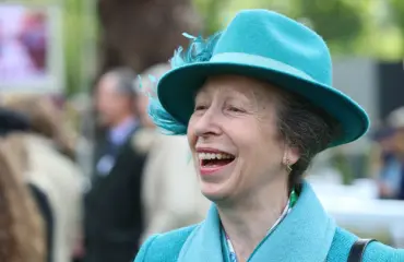 Prinsessa Anne 75 vuotta – hovilta nolo moka!