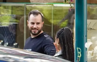 Ökylaukku lahjaksi! Niko Ranta-aho ja Mel-rakas juhlivat Helsingissä – kuvat!