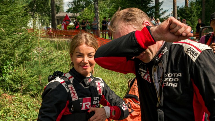 Janni Hussi ja Jari-Matti Latvala ällistyttivät Lahdessa – koskettava hetki hiljensi