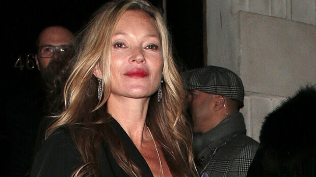 Hups! Kate Mossin bileasu oli todella antava - paparazzikuvat Kate Moss