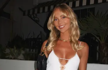 583 miestä kuudessa tunnissa! Onlyfans-tähden tempauksella yllättävä seuraus