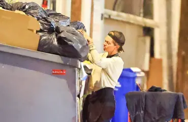 Tunnistaisitko? Takavuosien povipommi ajautui kodittomaksi – tonki roskiksia!