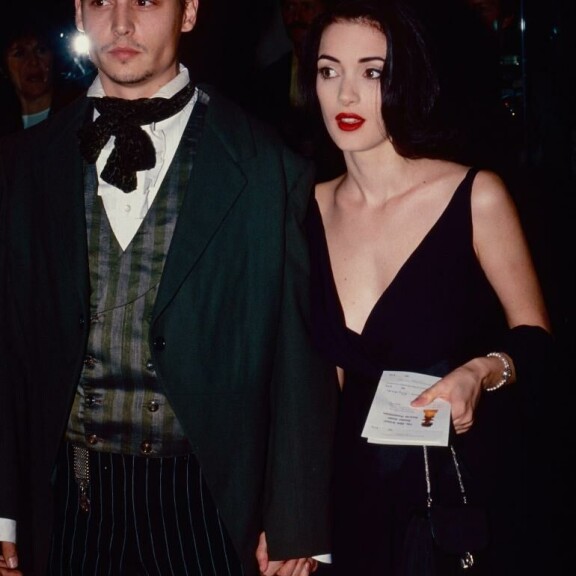 Johnny ja Winona tähdittivät Tim Burtonin ohjaamaa Saksikäsi Edwardia. He olivat yhdessä nelisen vuotta. Johnny ja Winona