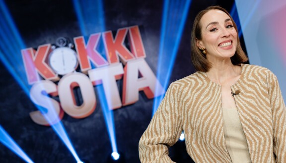 Anni Ihamäki on Kokkisodan uusi juontaja.