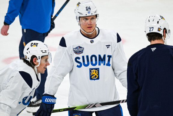 Mikellä on kyky loistaa Leijonissa. Kuva viime talven 4 Nations Face-Off -turnauksesta.