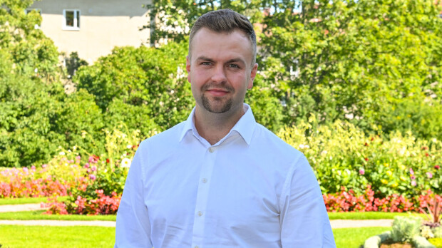 Maajussi-Perttu tekee pelilikkeen: Ensimmäinen suudelma!