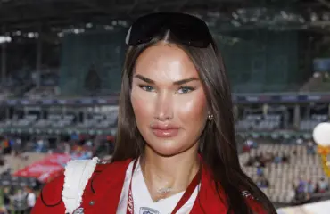 Oho! Sofia Tuomolalta suhdepaljastus ja urakäänne