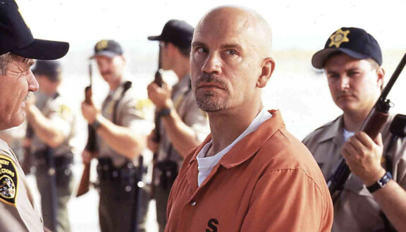 John Malkovich elokuvassa Con Air – lento vapauteen.