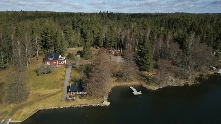 Hjallis osti kauniin kesämökin Raaseporista, mutta nyt kauppa on muuttunut painajaiseksi. Hjallis osti kauniin kesämökin Raaseporista, mutta nyt kauppa on muuttunut painajaiseksi.