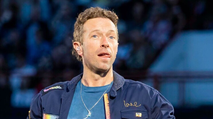 Rikkoi hiljaisuuden: Näin kylmää linjaa Coldplayn Chris Martin vetää