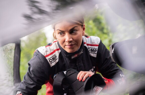 Janni suhtautuu suurella intohimolla ralliin.