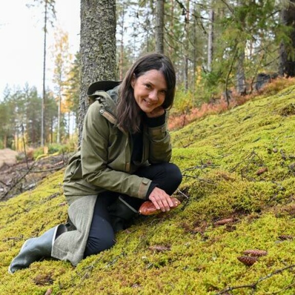 Kirsi Salo löysi Savon metsistä elämänsä miehen. – Ihan täydellinen mies, hän huokaa metsästäjäkullastaan. Kirsi Salo löysi Savon metsistä elämänsä miehen. – Ihan täydellinen mies, hän huokaa metsästäjäkullastaan.
