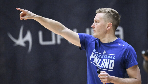 Lasse Tuovi korvasi Henrik Dettmannin Susijengin päävalmentajana vuonna 2022.