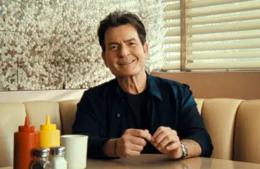 Viinaa, huumeita ja prostituoituja – Charlie Sheen puhuu viimein