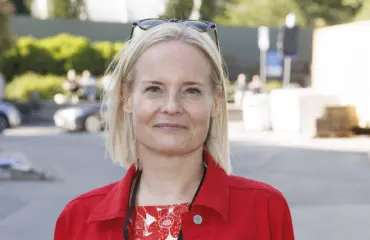 Riikka Purra hämmensi yökerhossa – salakuvat!